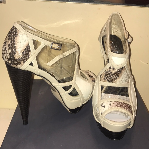 COPY - Wild diva cutout snake print sandal peep toe heels - Picture 3 of 4